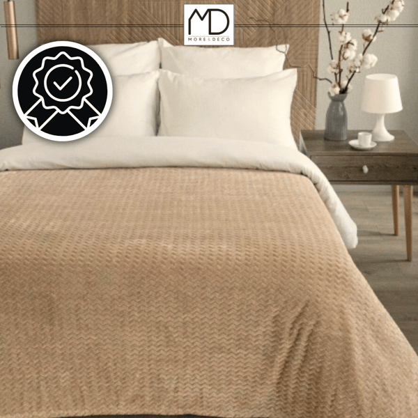 Sengetæppe seng gave 200x220 beige til kærestes kones navnedag