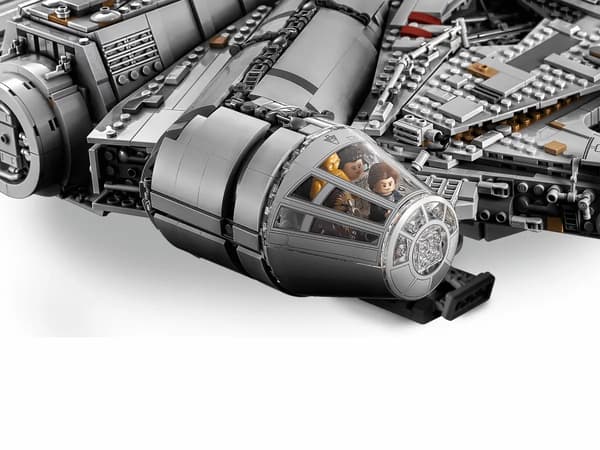 LEGO Star Wars 75192 Millennium Falcon, 7541 palaa