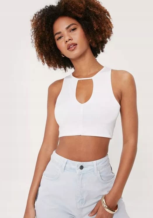 NASTY GAL VIT V-RINGAD TOPP FÖR DAM 38 2A9G1_C*