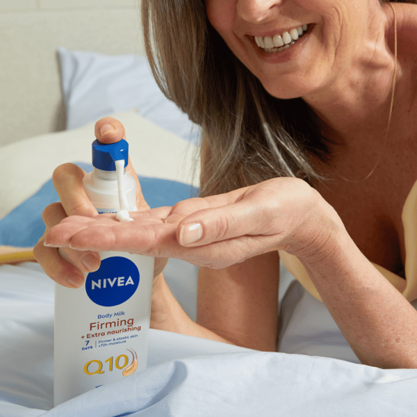 NIVEA Q10 Straffande och närande kroppsbalm med pump 400 ml