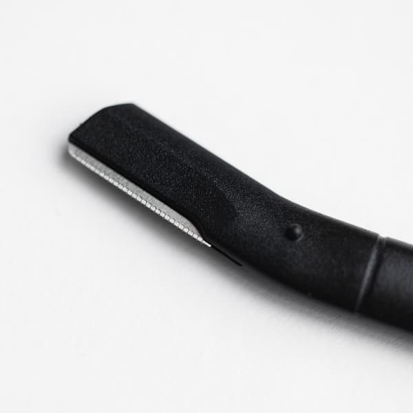 Kort svart trimmerkniv för permanent makeup ögonbryn
