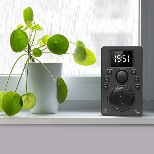 Kruger och Matz internetradio Bluetooth 5.0 Wi-Fi väckarklocka 2,4" display