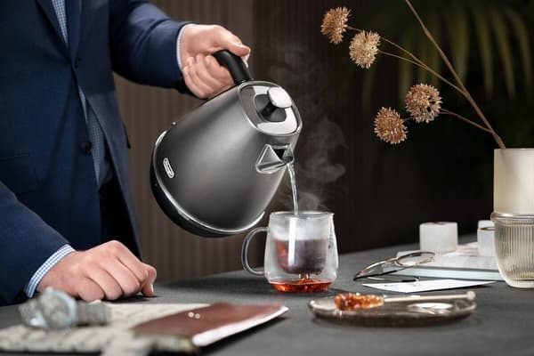 Kedel DE LONGHI KBIN2001. TB Distinta Titanium