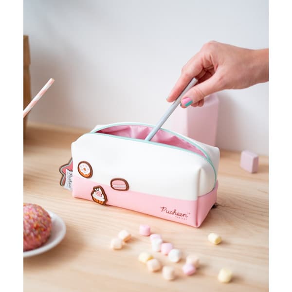 Pusheen - Rose Collection sminkväska (20 x 9 x 8,5 cm)