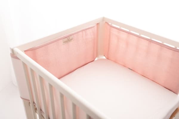 BUMP AIR MUSLIN Vuggerand 180x30 Pudderrosa
