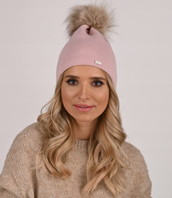 Rosa mössa med pompom, polsk tillverkning A13