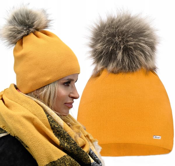 Honungsvarm polsk mössa med pompom A13