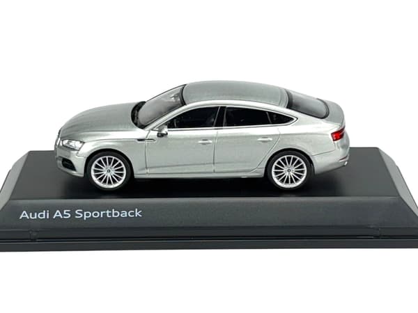 FORHANDLERMODEL AUDI A5 SPORTBACK FLORETT SØLV 1:43 501.16.050.31