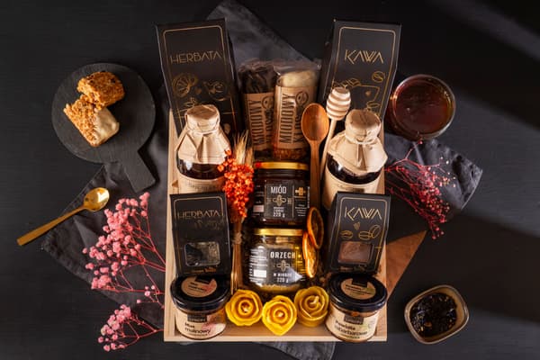 Eksklusiv gavekurv med te kaffe honning sirup premium