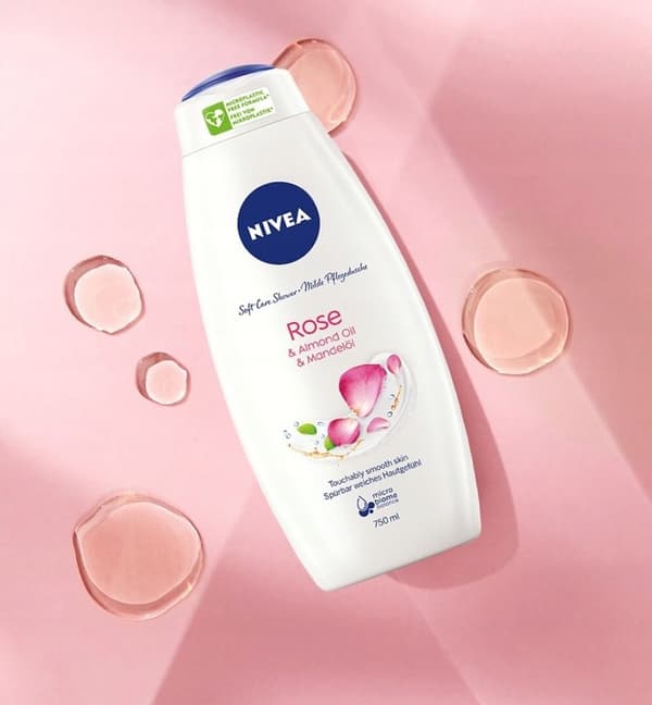 NIVEA baddgel Care och Roses 750 ml