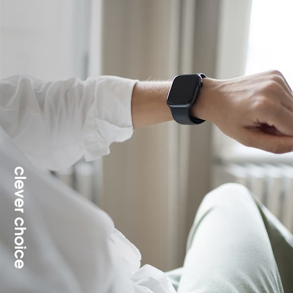 Crong Liquid - Apple Watch-rem 44/45/46/49 mm (sort)