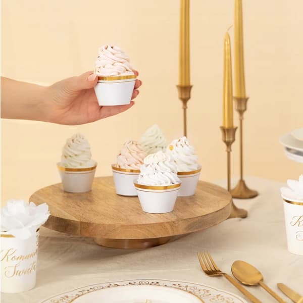 Cupcakeformar för muffins vit och guld nattvård dop bröllop 6 st