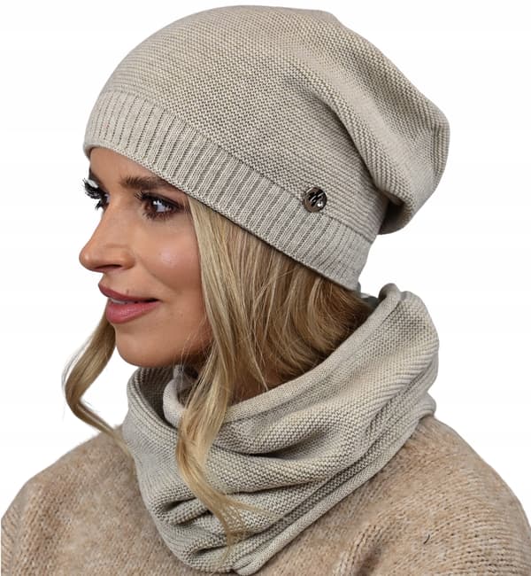 Varm damesæthue med snood beige B1