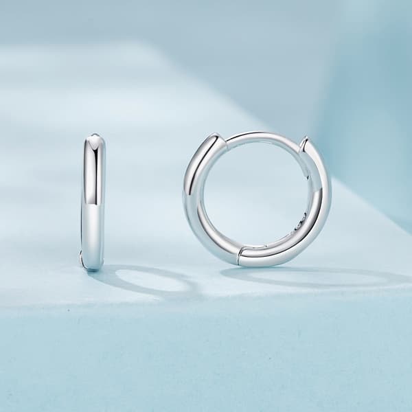 Eleganta klassiska ringörhängen i silver med spänne, storlek S