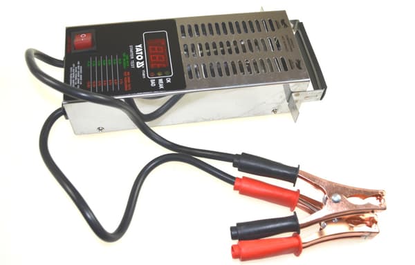 YATO DIGITAALINEN AKKUTESTI 12V