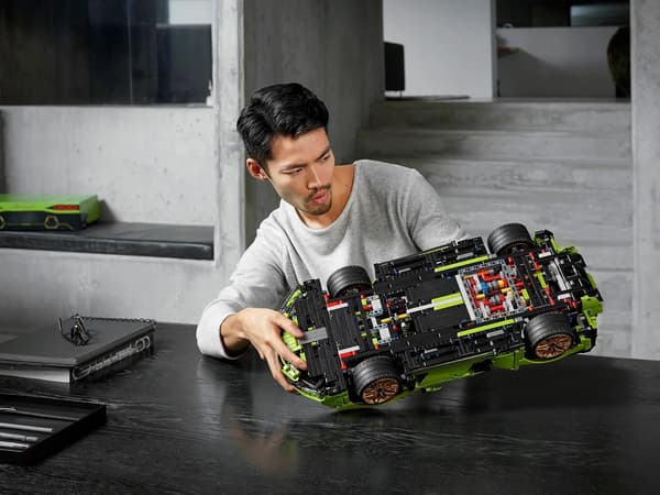 LEGO Technic Lamborghini Sián FKP 37 klodser, 3696 elementer