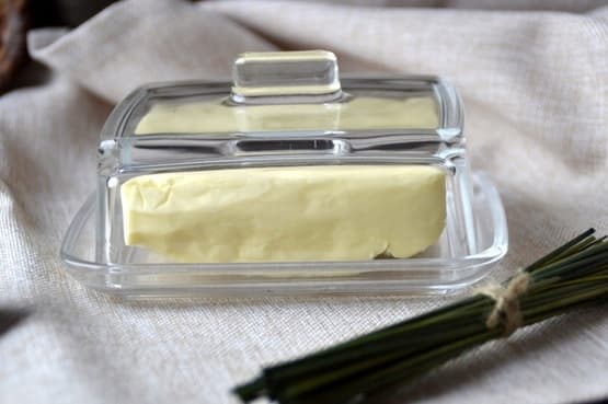 SMØRFAT I GLAS SMØRFAT SMØRBEHOLDER MED HÅNDTAG JASŁO
