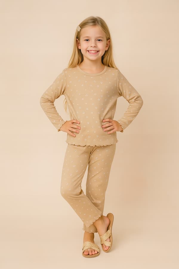 BOMULLSPYJAMAS 116 PYJAMAS FÖR FLICKA FÖR DAGIS BLOMMOR BEIGE