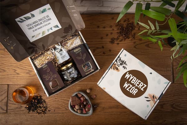 Presentlåda set korg med te och kaffe honung citroner med önskningar