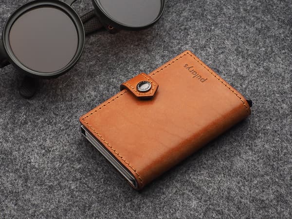 EASY WALLET lavet af Nomad cognac-garvet læder
