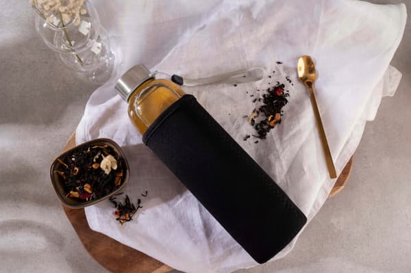Glasflaska med infuser för te 500 ml infuser för kontorsarbete