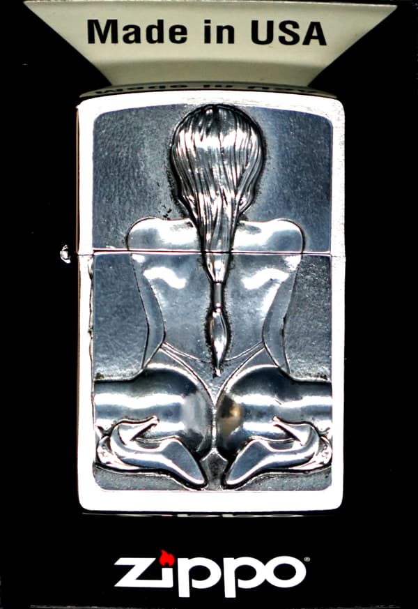 ZIPPO-tändare KNÄANDE FLICKA EMBLEM Presentset nr 3