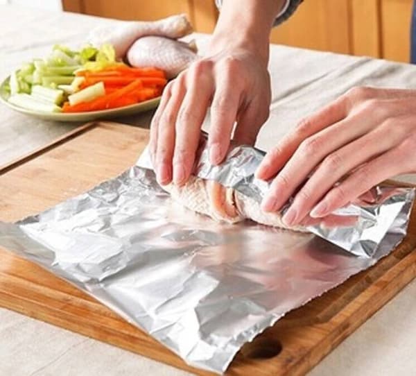 Aluminiumfolie bredd 44 cm vikt 1,4 kg