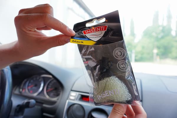 MOJE AUTO - Insenti doftpåse - svart 20g