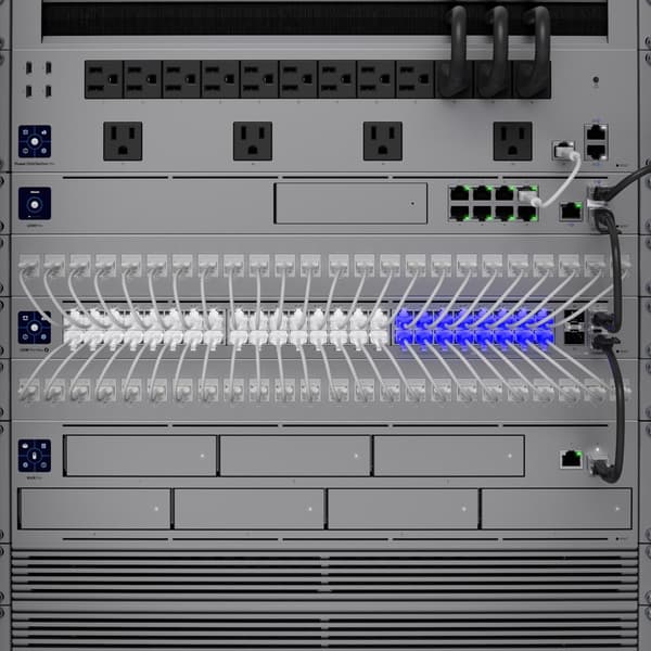Switch Ubiquiti USW-Pro-Max-48-PoE 52p 720W Administrerad