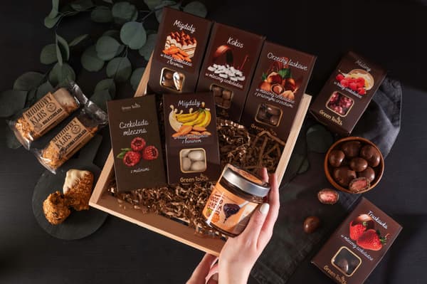 Gavekurv te-sæt kasse kaffe jordbær chokoladenødder
