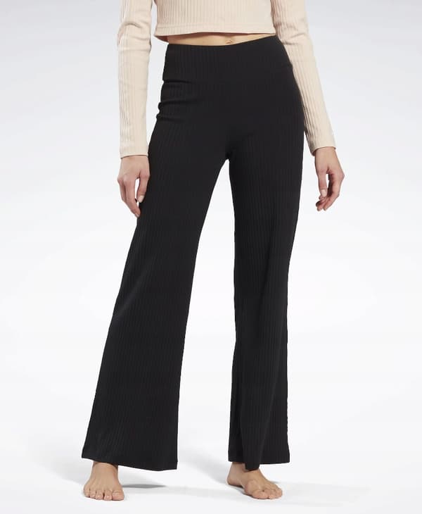 Reebok yoga RIB sorte ribbede bukser til kvinder M 0AXB2_B* BACKGROUNDS