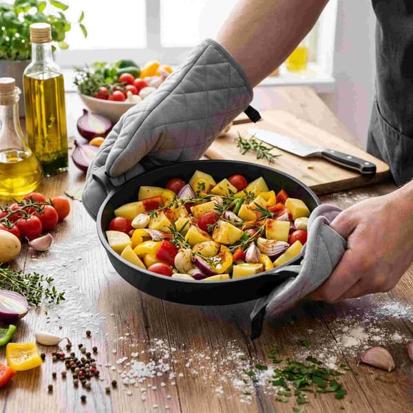 STØBEJERNSPANDE TIL BAGNING, GRATINERING, STEGNING OG SERVERINGSFAT