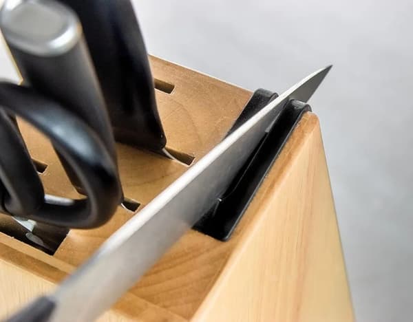 KITCHENAID GOURMET 7-DELAT KNIVSET I TRÄBLOCK MED SLIPS