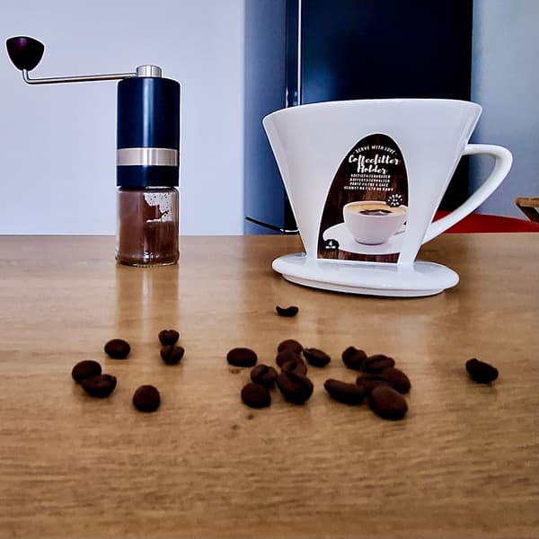 PREMIUM MANUEL JUSTERBAR KAFFEKVÆRN