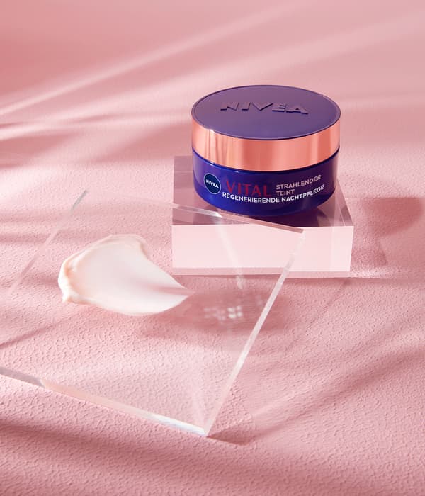 NIVEA VITAL STRÅLANDE HUD natkräm 50 ml