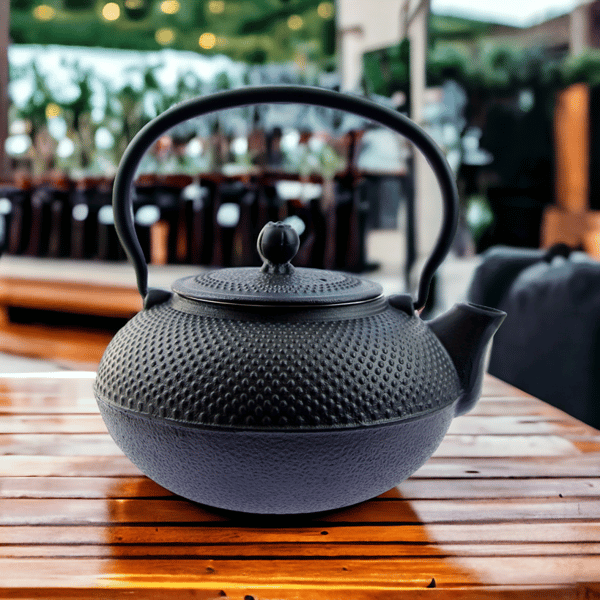 Støbejernskedel 1,5L teinfuser med si sæt med 2 kopper