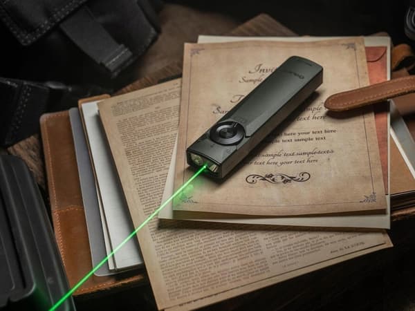Olight Arkfeld Ultra Class 1 taskulamppu oliivinharmaa CW 1400lm 103m 11 päivää