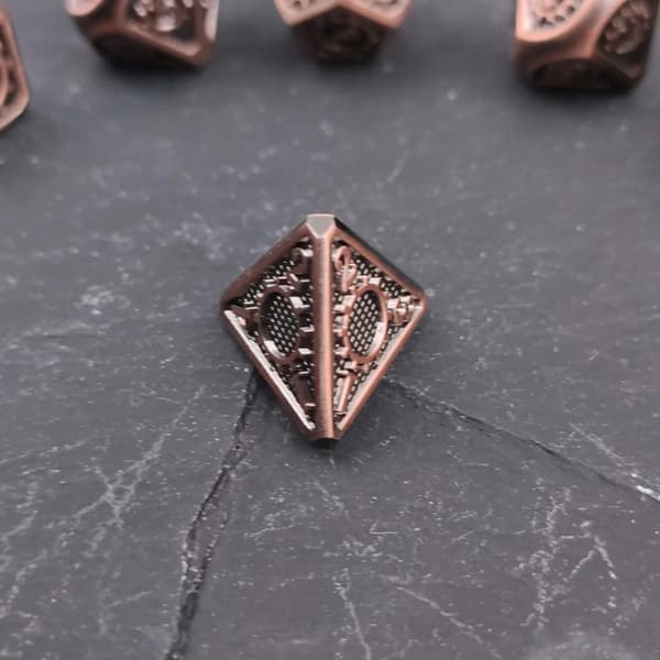Steampunk RPG-tärningar i set med 7 metalltärningar