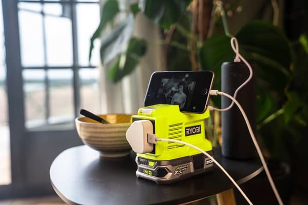 190901 RYOBI Omvandlare 150W 18V