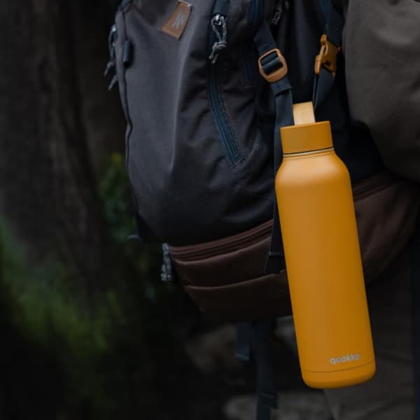Quokka Solid med rem - 630 ml termokande i rustfrit stål med rem (sennep)