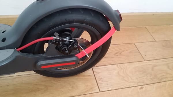 Stiv aluminiumsskærmbeslag til Xiaomi-scootere, sort