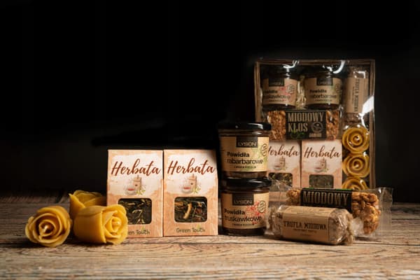 liten presentkorg te plommonmarmelad ljus truffel