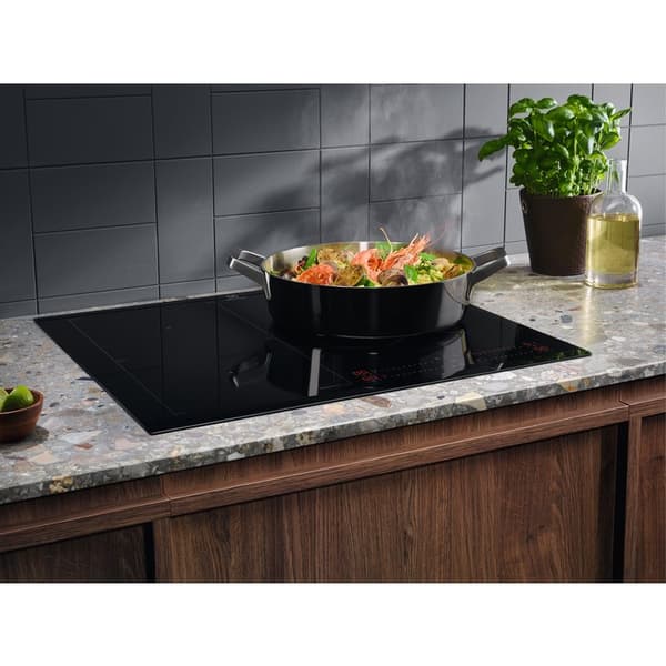 Electrolux EIS62453IZ induktionshäll 60 cm, 4 värmezoner