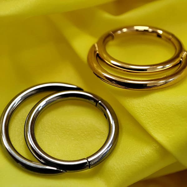 Titanium dobbeltklikkerring sølv - TK-004 1.2/8