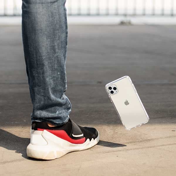 UNIQ LifePro Tinsel iPhone 11 cover Prosort/damprøg