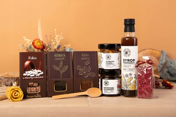 Presentkorg set kaffe te sirap syltetøy choklad i en låda