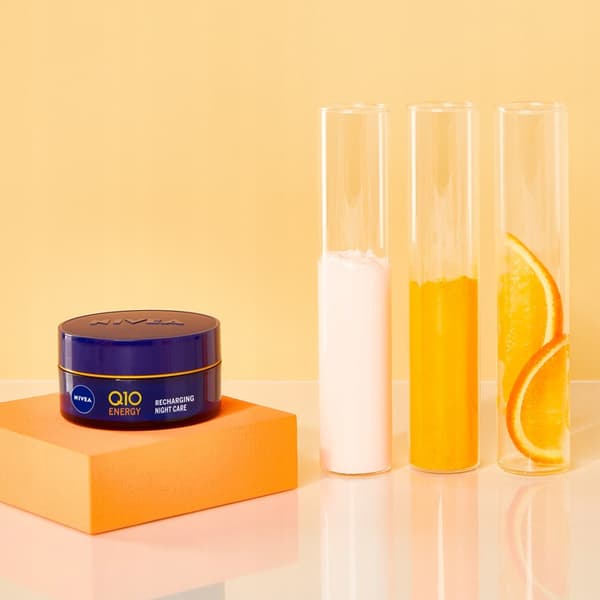 379722 NIVEA Q10 Energi natcreme