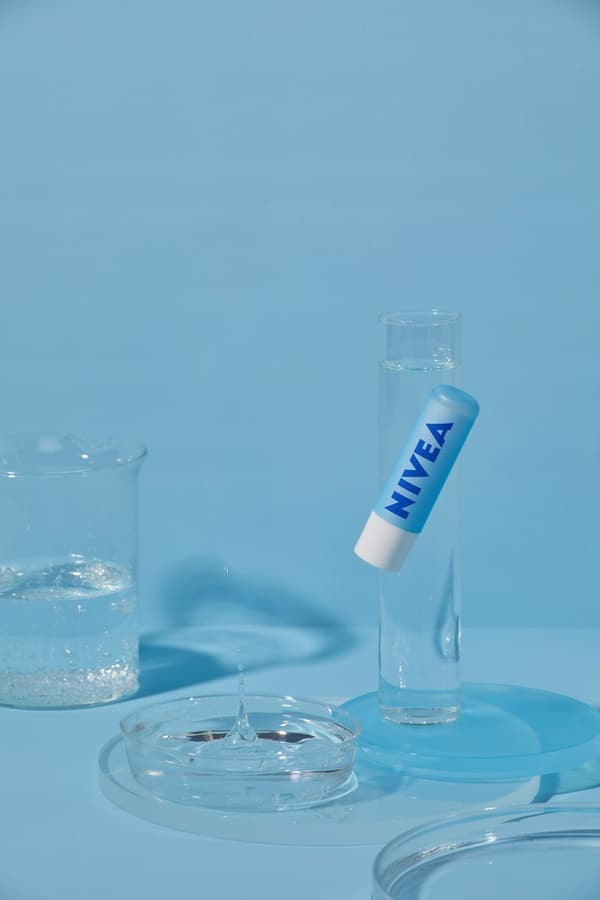 Nivea Hydro Care hoitava huulivoide 4,8 g