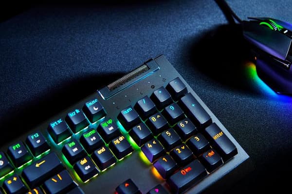 RAZER BlackWidow V4 X Yellow Switch-tastatur, sort