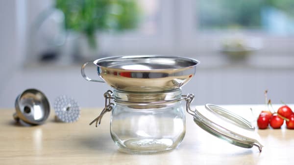 Køkkentragt i stål til glas og flasker + si